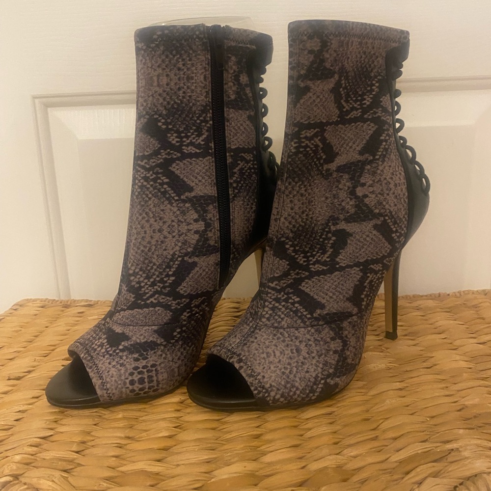 Stylish Snake Print Ankle Boots